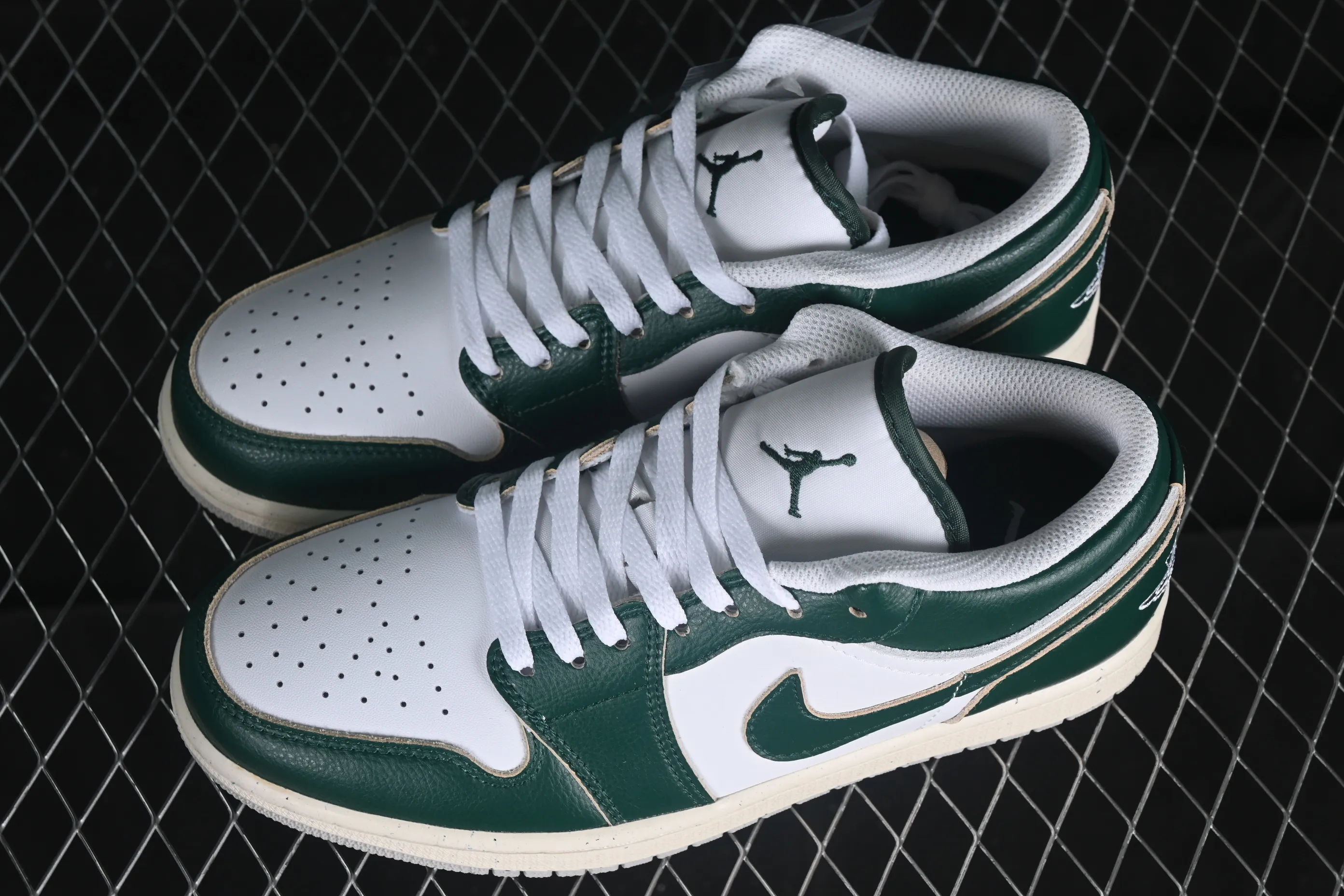All categories Air Jordan Jordan series basketball shoes Air Jordan 1 Low Z version Air Jordan 1 Low AJ1 Joe 1 white and green low-top cultural casual sneakers FQ7687-300